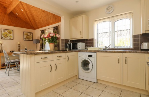 Sticker House | SUNTRAP HIDEAWAY, pet friendly, with open fire in St. Austell