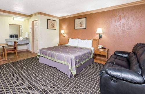 Azusa Hotel | Super 8 by Wyndham Azusa