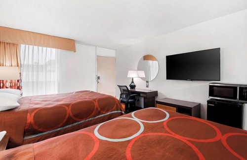 Baton Rouge Hotel | Super 8 by Wyndham Baton Rouge/I-10