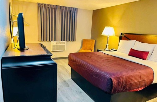 Benton Harbor Hotel | Super 8 by Wyndham Benton Harbor St Joseph