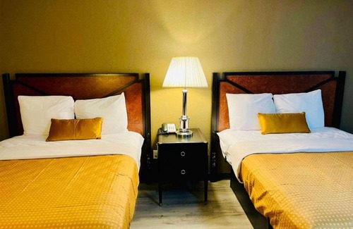 Benton Harbor Hotel | Super 8 by Wyndham Benton Harbor St Joseph