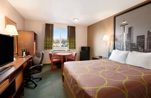 Ferndale Hotel | Super 8 by Wyndham Bellingham Airport/Ferndale