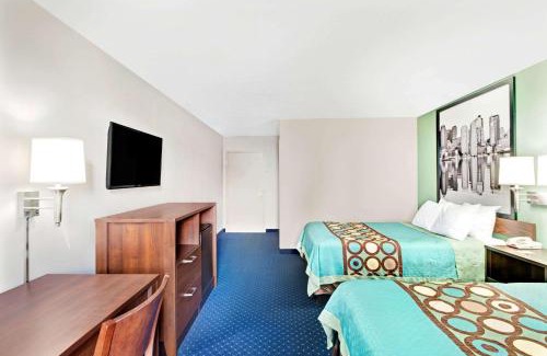 Brockton Hotel | Super 8 by Wyndham Brockton