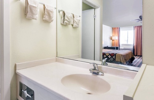 Brookhaven Hotel | Super 8 by Wyndham Brookhaven
