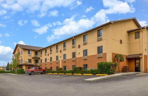 Butte Hotel | Super 8 by Wyndham Butte MT