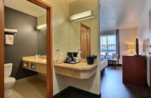 Mauricie Hotel | Super 8 by Wyndham Trois-Rivieres