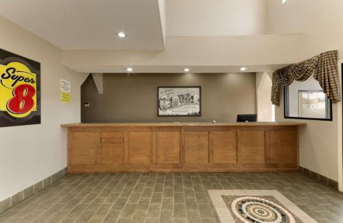 Chatsworth Hotel | Super 8 by Wyndham Chatsworth/Dalton
