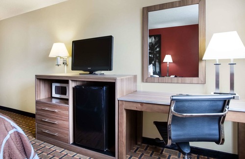 Bermuda Hotel | Super 8 by Wyndham Chester/Richmond Area