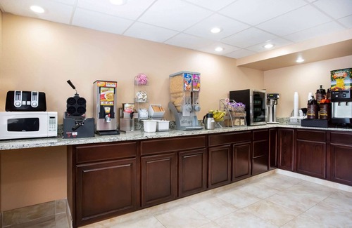 Bermuda Hotel | Super 8 by Wyndham Chester/Richmond Area