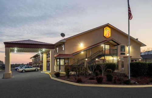Cleveland Hotel | Super 8 by Wyndham Cleveland