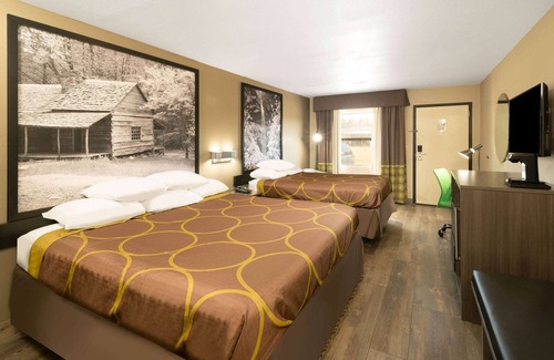 Cleveland Hotel | Super 8 by Wyndham Cleveland