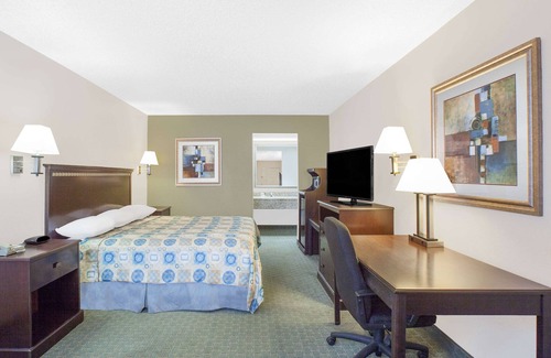 Central City Hotel | Super 8 by Wyndham Corpus Christi