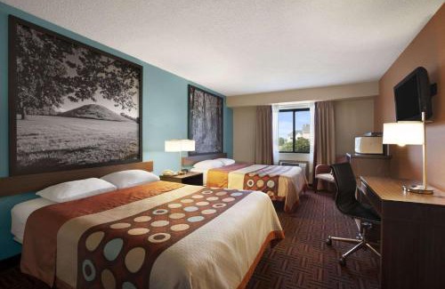 Collinsville Hotel | Super 8 by Wyndham Collinsville St. Louis