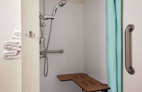 Collinsville Hotel | Super 8 by Wyndham Collinsville St. Louis