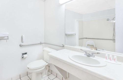 Conway Hotel | Super 8 by Wyndham Conway