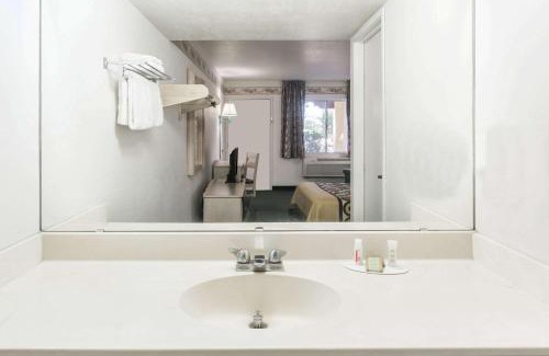 Cottonwood Hotel | Super 8 by Wyndham Cottonwood