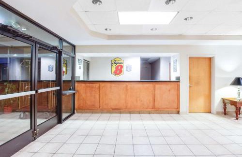 Crossville Hotel | Super 8 by Wyndham Crossville TN