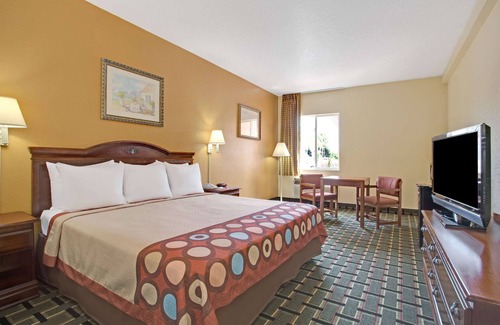 Bethune Grant Hotel | Super 8 by Wyndham Daytona Beach