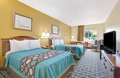 Bethune Grant Hotel | Super 8 by Wyndham Daytona Beach