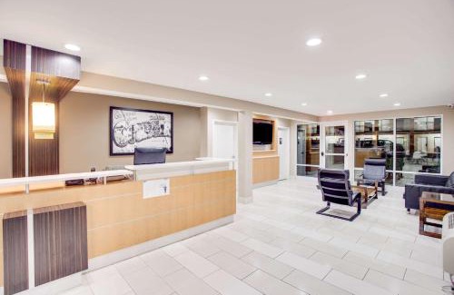 Dalton Hotel | Super 8 by Wyndham Dalton