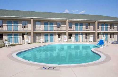 Dunn Hotel | Super 8 by Wyndham Dunn