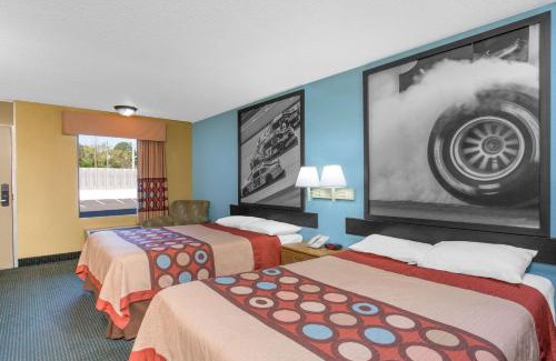 Dunn Hotel | Super 8 by Wyndham Dunn