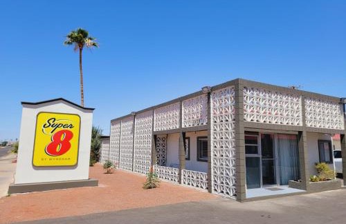 El Centro Hotel | Super 8 by Wyndham El Centro North
