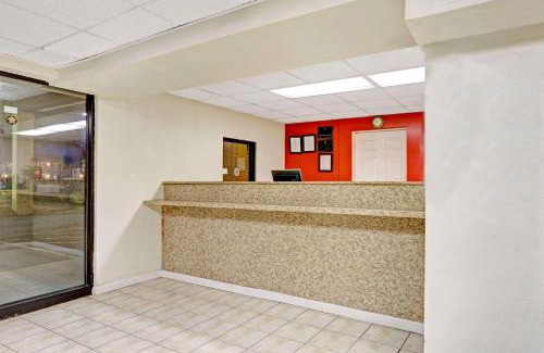 Fredericksburg Hotel | Super 8 by Wyndham Fredericksburg
