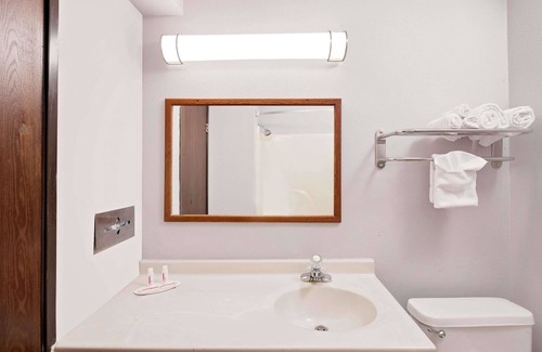 Fayetteville Hotel | Super 8 by Wyndham Fayetteville