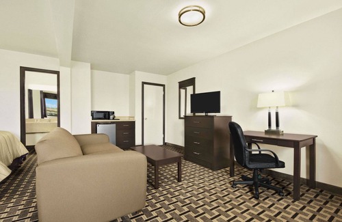 Fort Worth Hotel | Super 8 by Wyndham Fort Worth TX