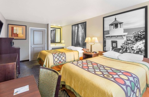 Fortuna Hotel | Super 8 by Wyndham Fortuna