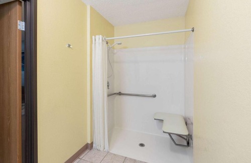 Fountain Hotel | Super 8 by Wyndham Fountain