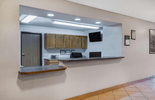 Fountain Hotel | Super 8 by Wyndham Fountain