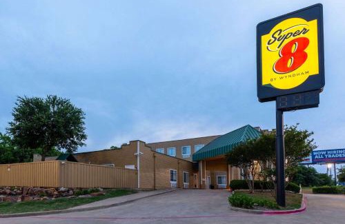 Garland Hotel | Super 8 by Wyndham Garland Rowlett East Dallas Area