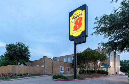 Garland Hotel | Super 8 by Wyndham Garland Rowlett East Dallas Area