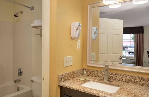 Garner Hotel | Super 8 by Wyndham Garner/Clayton/Raleigh