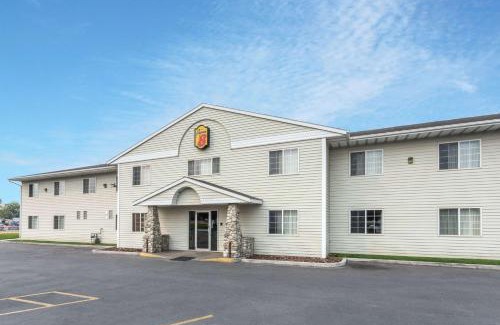 Hamilton Hotel | Super 8 by Wyndham Hamilton