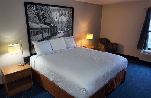 Hampshire Hotel | Super 8 by Wyndham Hampshire IL