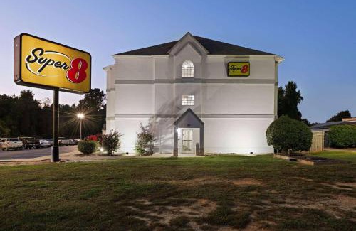 Seven Oaks Hotel | Super 8 by Wyndham Harbison/Parkridge Hospital