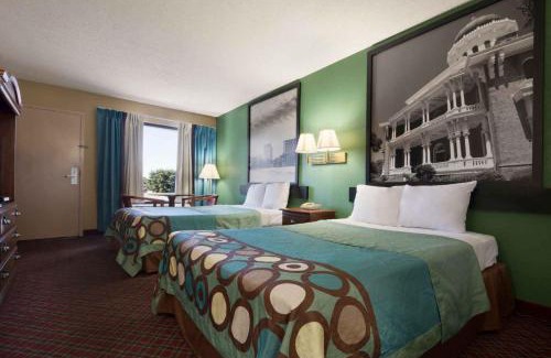 Hattiesburg Hotel | Super 8 by Wyndham Hattiesburg North - University Area