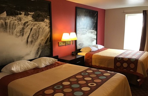Heyburn Hotel | Super 8 by Wyndham Heyburn/Burley Area