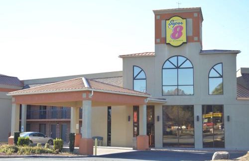 Huntersville Hotel | Super 8 by Wyndham Huntersville/Charlotte Area
