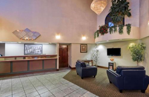 Huntersville Hotel | Super 8 by Wyndham Huntersville/Charlotte Area