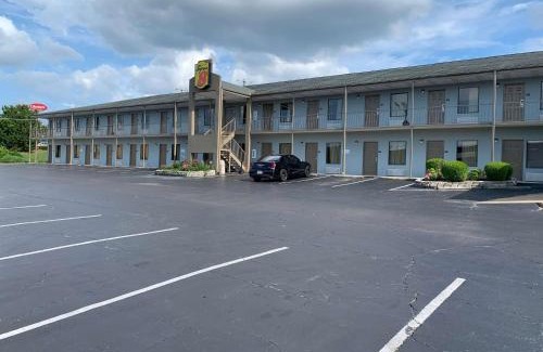 Jackson Hotel | Super 8 by Wyndham Jackson