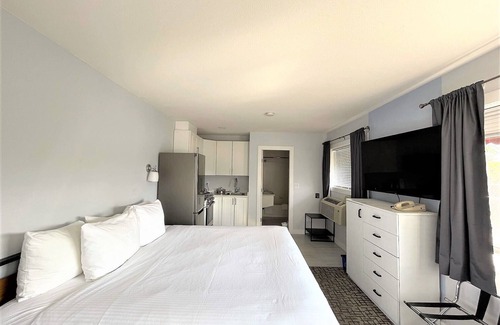 Winfield Hotel | Super 8 by Wyndham Lake Country/Winfield Area