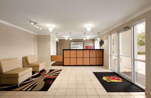 Lake Charles Hotel | Super 8 by Wyndham Lake Charles Northeast