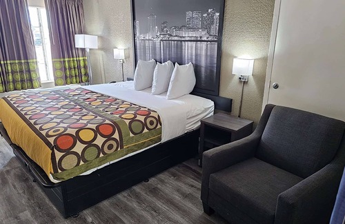 Metairie Hotel | Super 8 by Wyndham Metairie