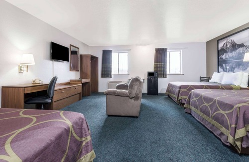 Grant Creek Hotel | Super 8 by Wyndham Missoula/Reserve St.