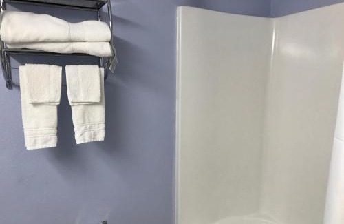 West Omaha Hotel | Super 8 by Wyndham Omaha - West Dodge