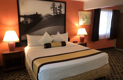 Ontario Hotel | Super 8 by Wyndham Ontario